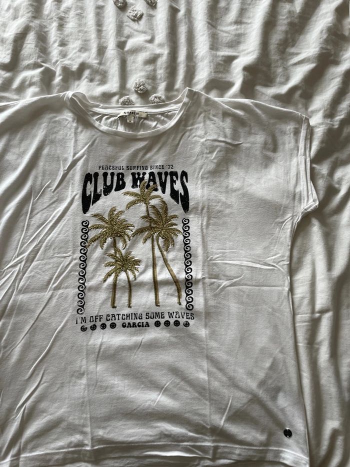 Tee shirt
