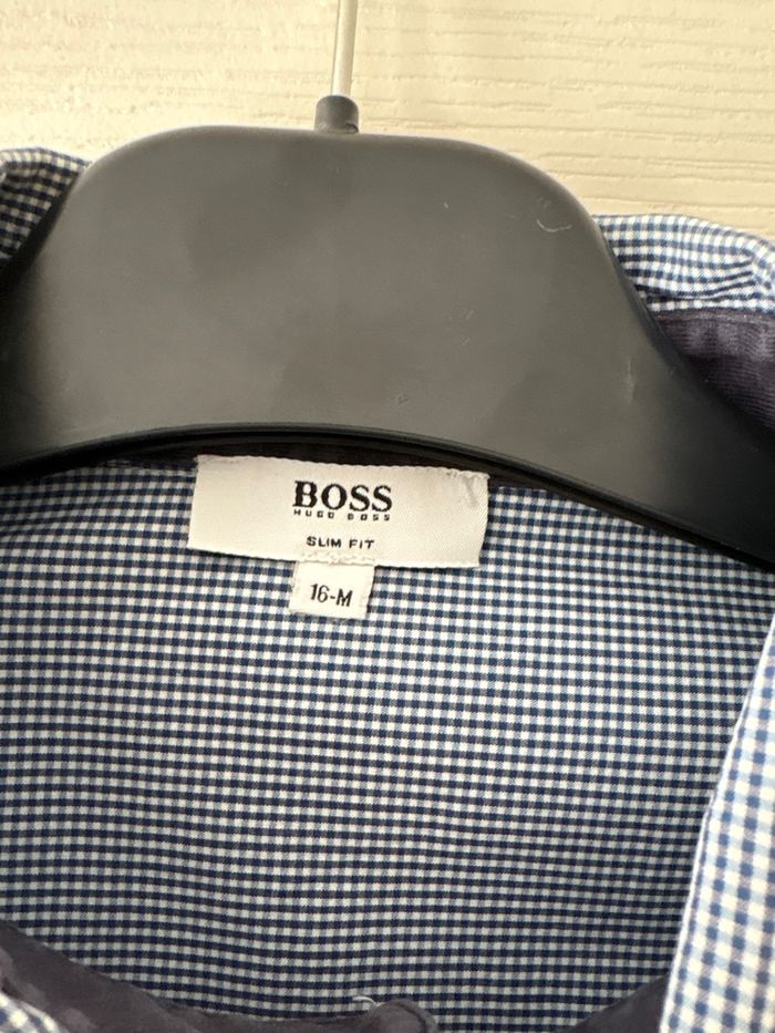 Chemise Hugo Boss enfant taille 16 ans - photo numéro 3