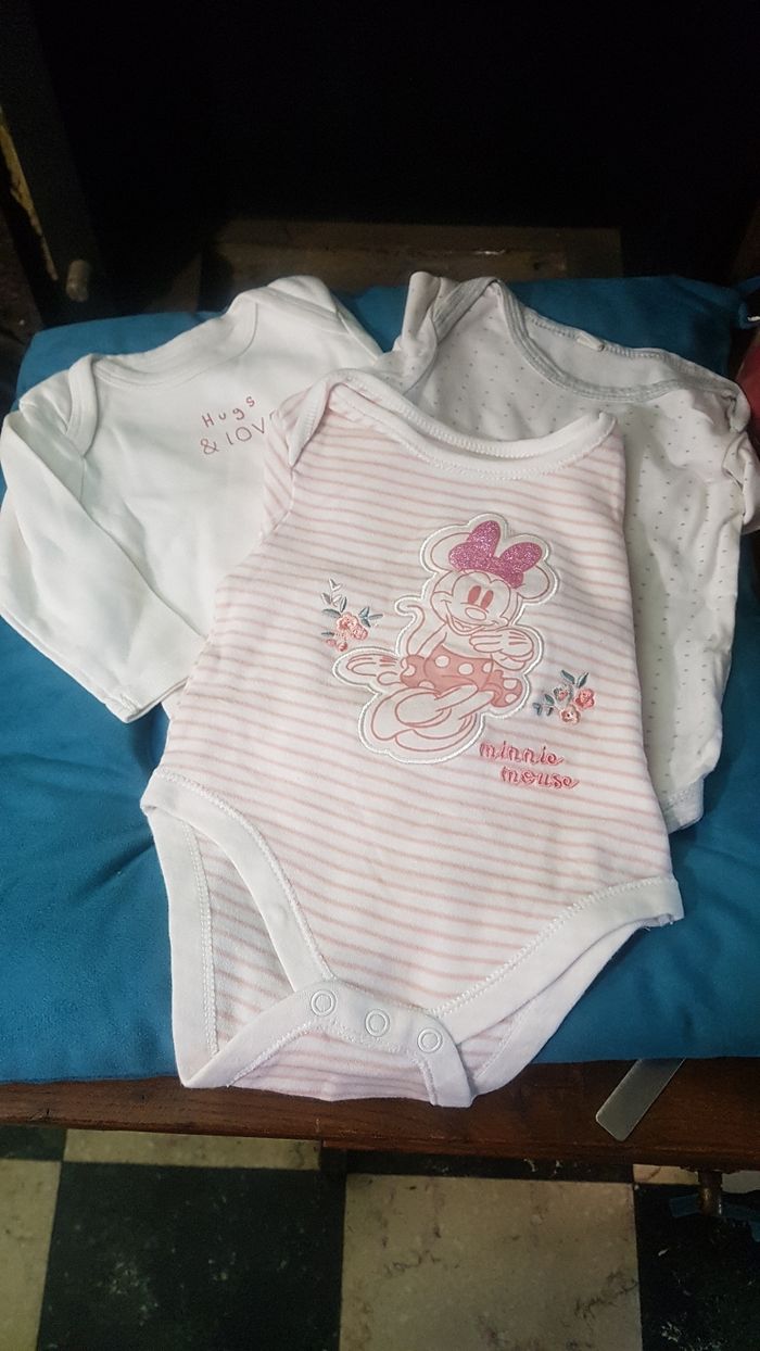 Lot bodies bébé fille