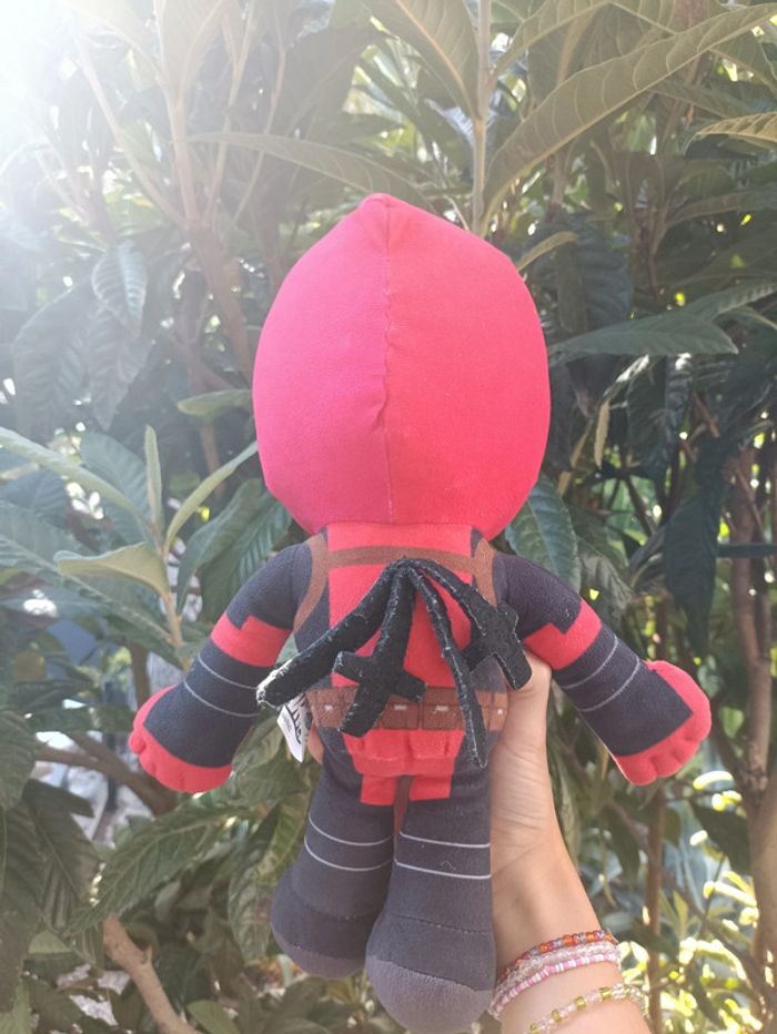 Peluche Deadpool marvel - photo numéro 4