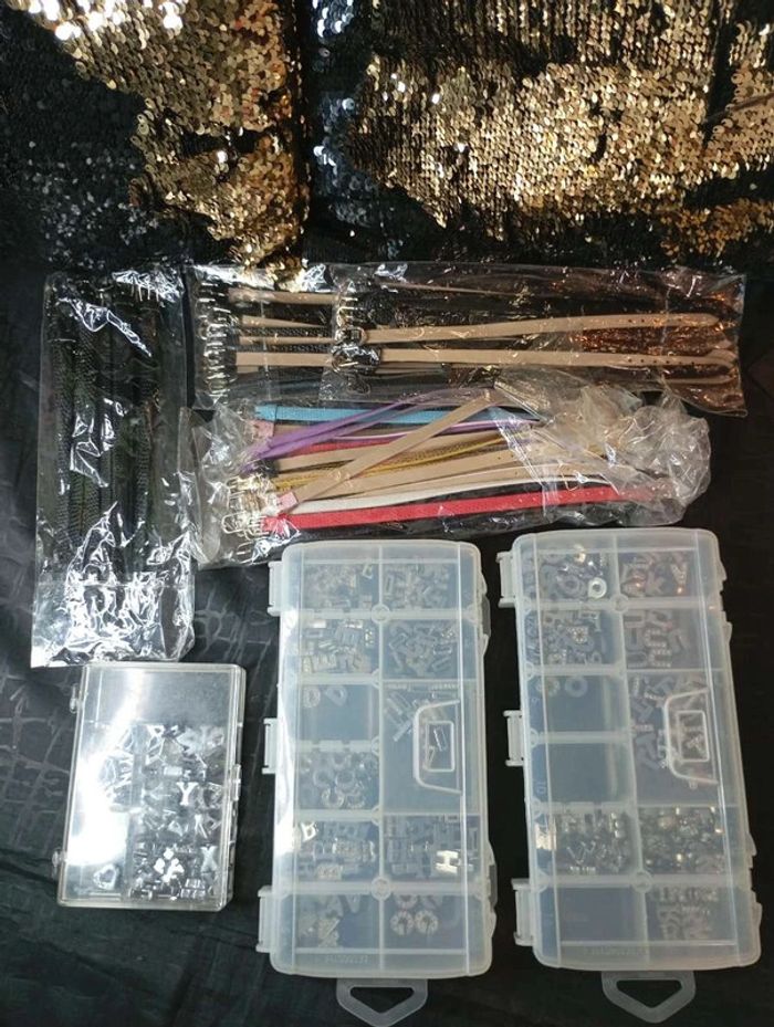Gros lot création bracelets avec lettres neuf - photo numéro 3