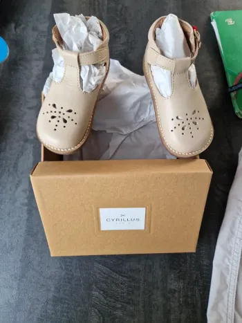 Chaussures boucles cuir
