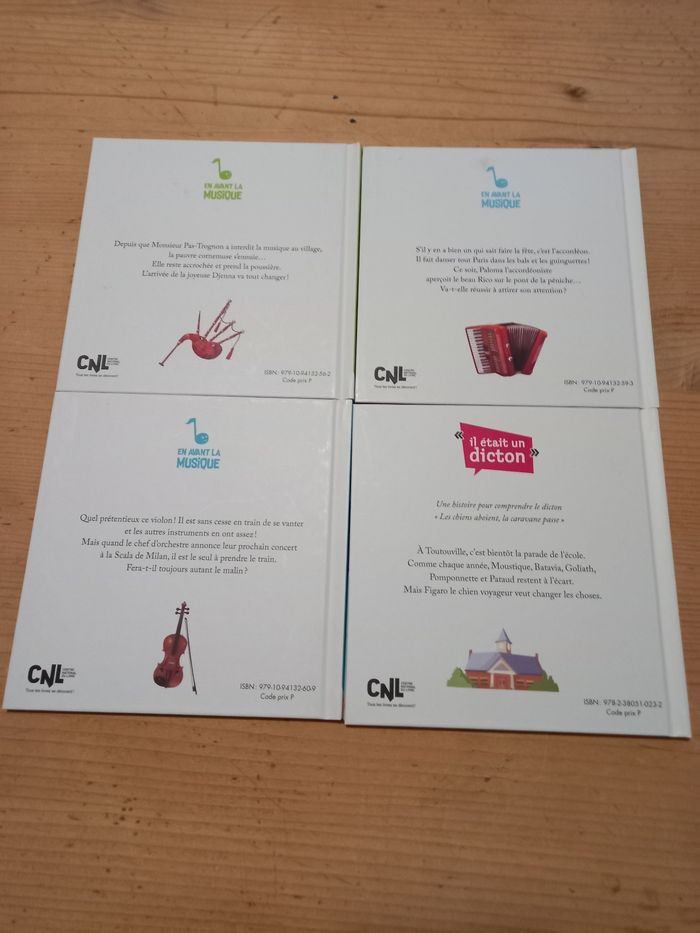 Lot de quatres  livres  pour enfants - photo numéro 3