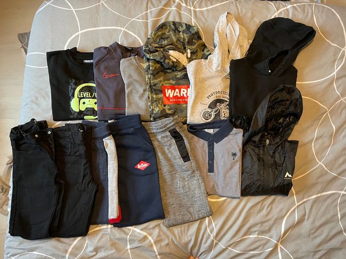 Lot de vêtements 10ans - photo numéro 2