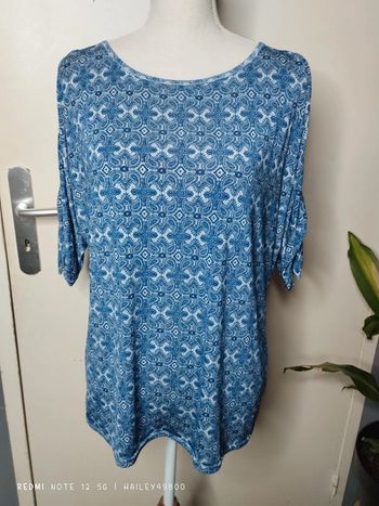 Jolie blouse épaules dénudées taille XL