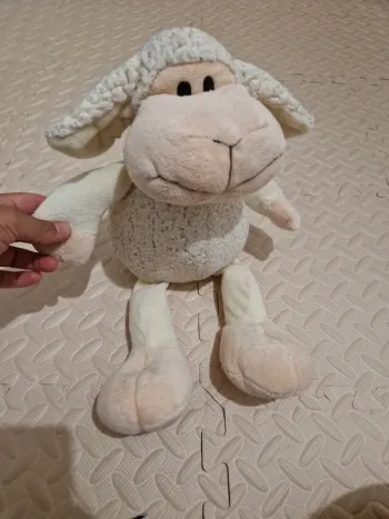 Peluche mouton crème beige