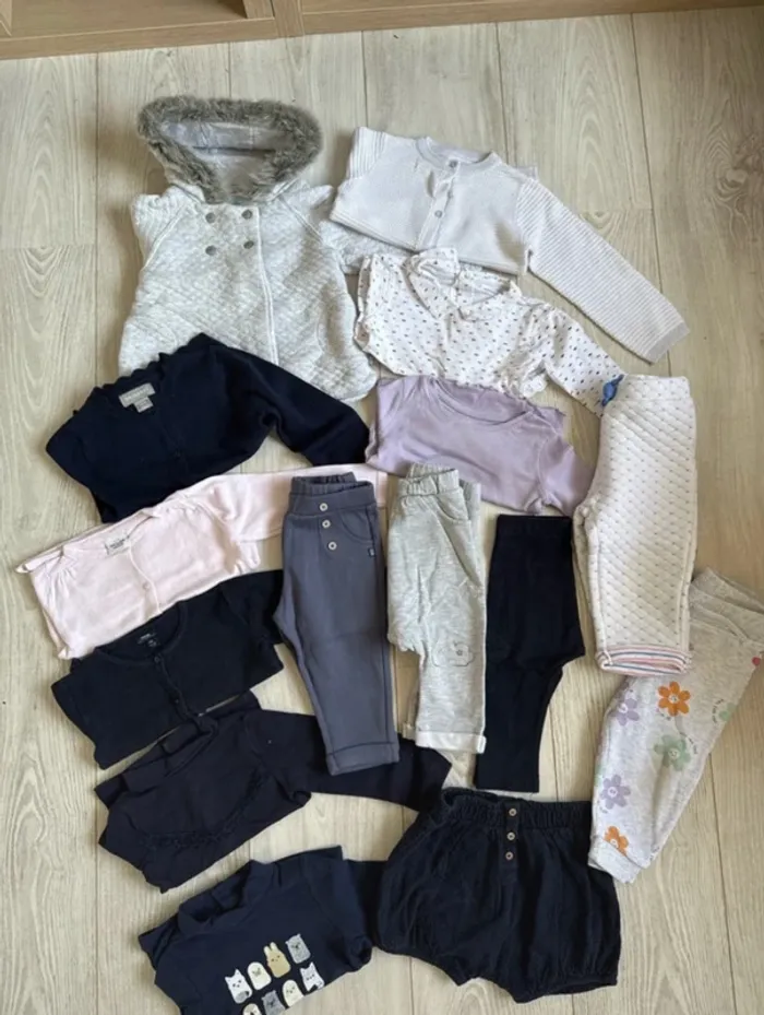 Lot vêtements bébé fille 12mois