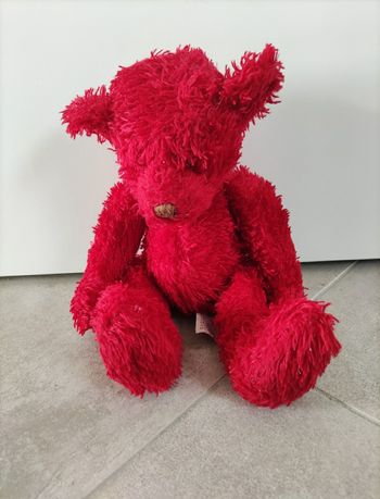 Peluche ours rouge
