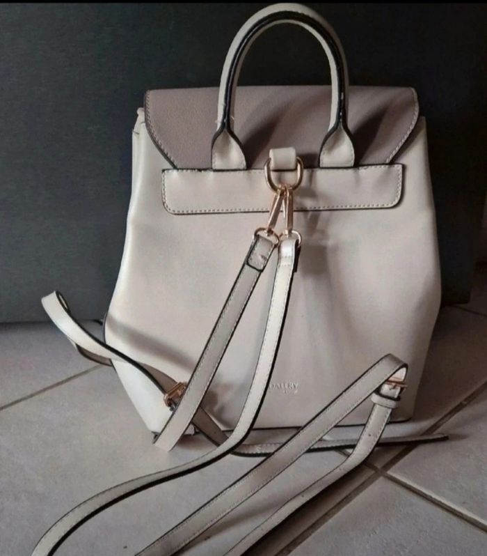 Sac à  dos dalery crème et gris en excellent état - photo numéro 2