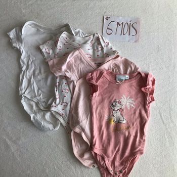 Lot 4 bodies fille courts 6 mois