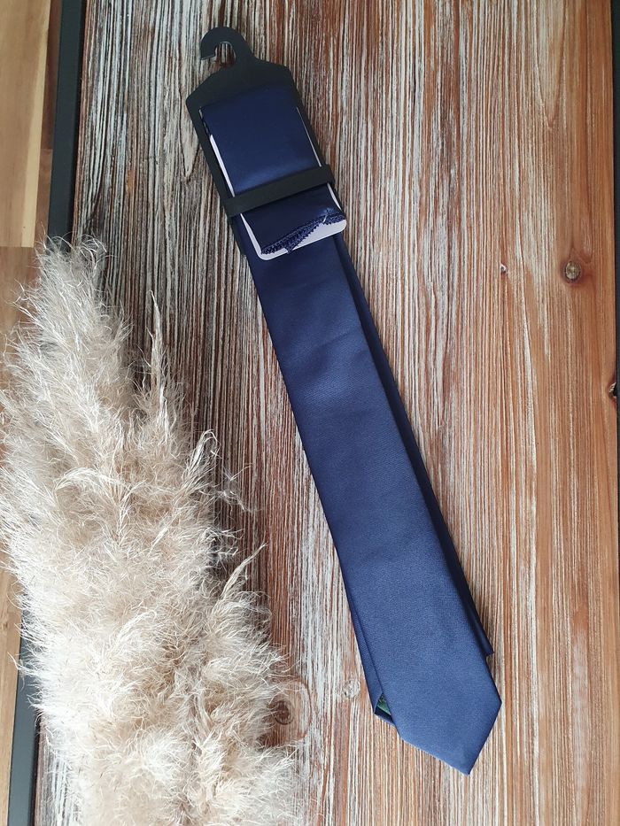 Cravate bleu marine satiné - photo numéro 3