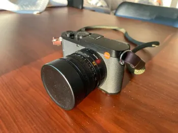 Leica Q2