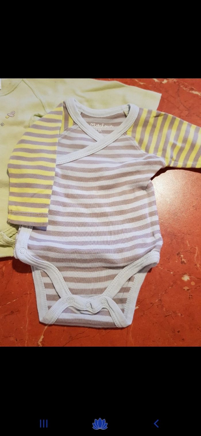 Lot de 2 bodies bébé taille 1 mois - photo numéro 3