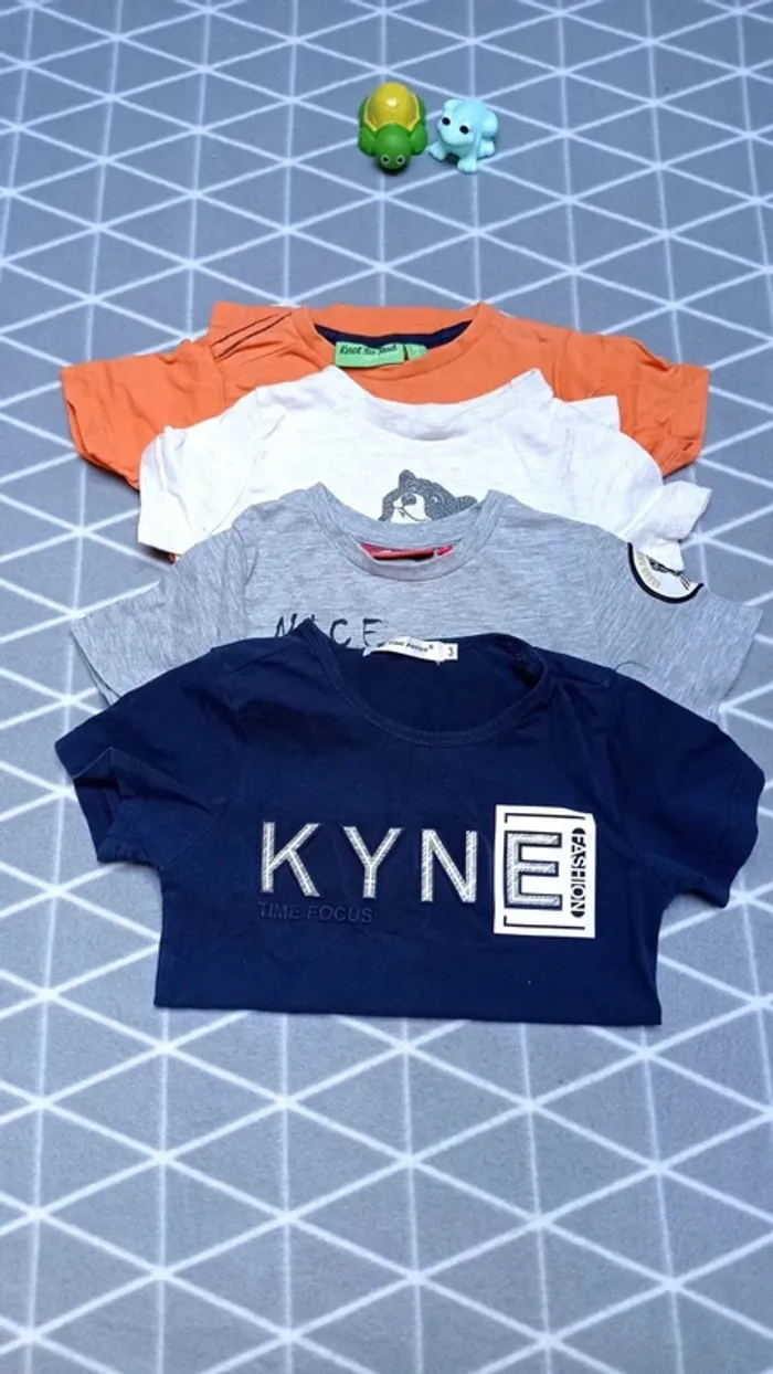 🦁Lot de 4 t-shirts manches courtes, 3 ans