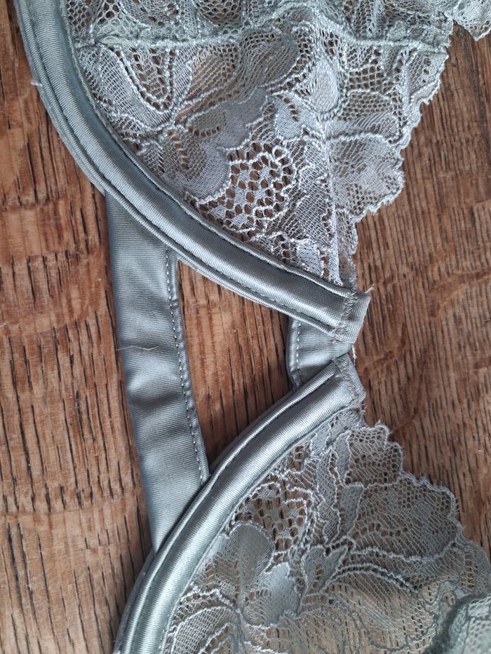 Soutien gorge - photo numéro 3