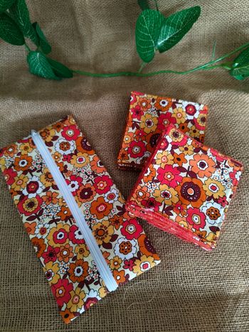 trousse et 10 lingettes - Thème 70's
