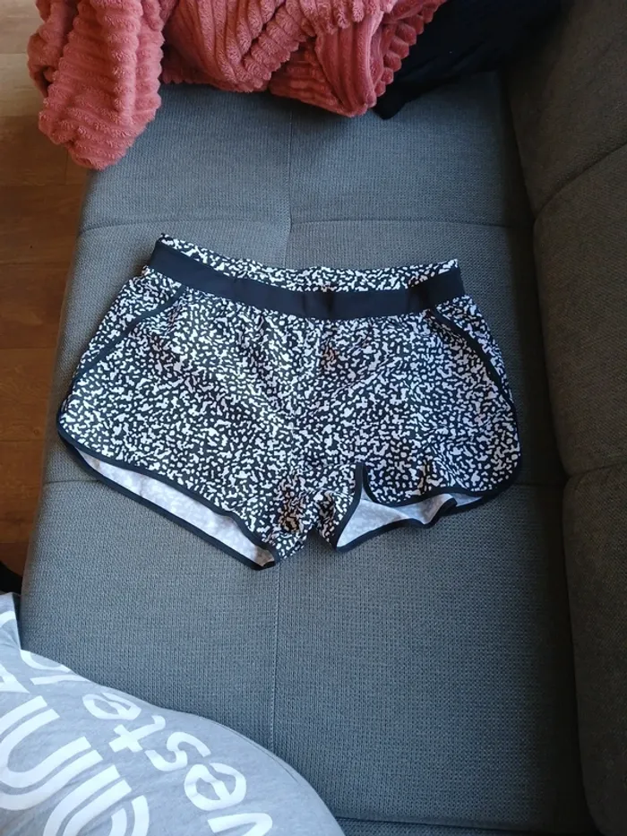 Short de sport femme - photo numéro 2