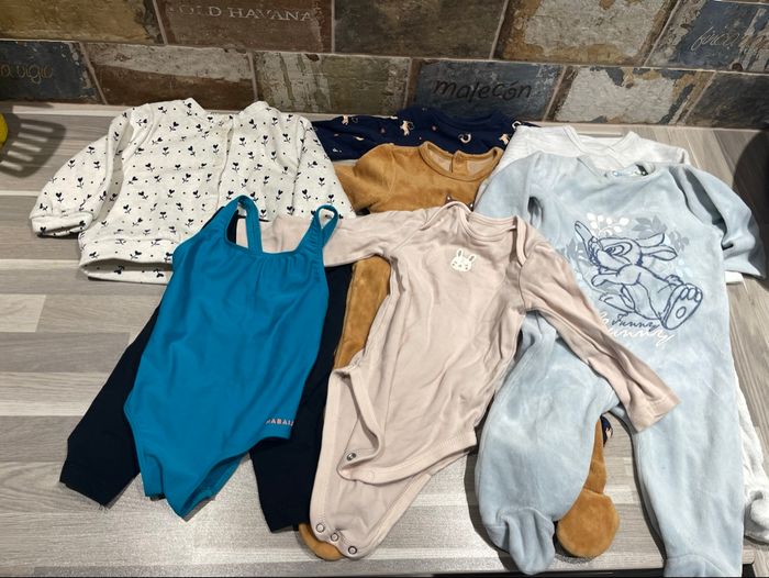 Lot vêtement fille taille 6 mois