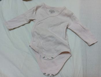 Body rose et blanc m.l / 3 mois