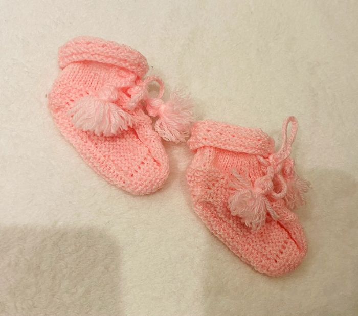 Chaussons naissance rose neuf - photo numéro 2