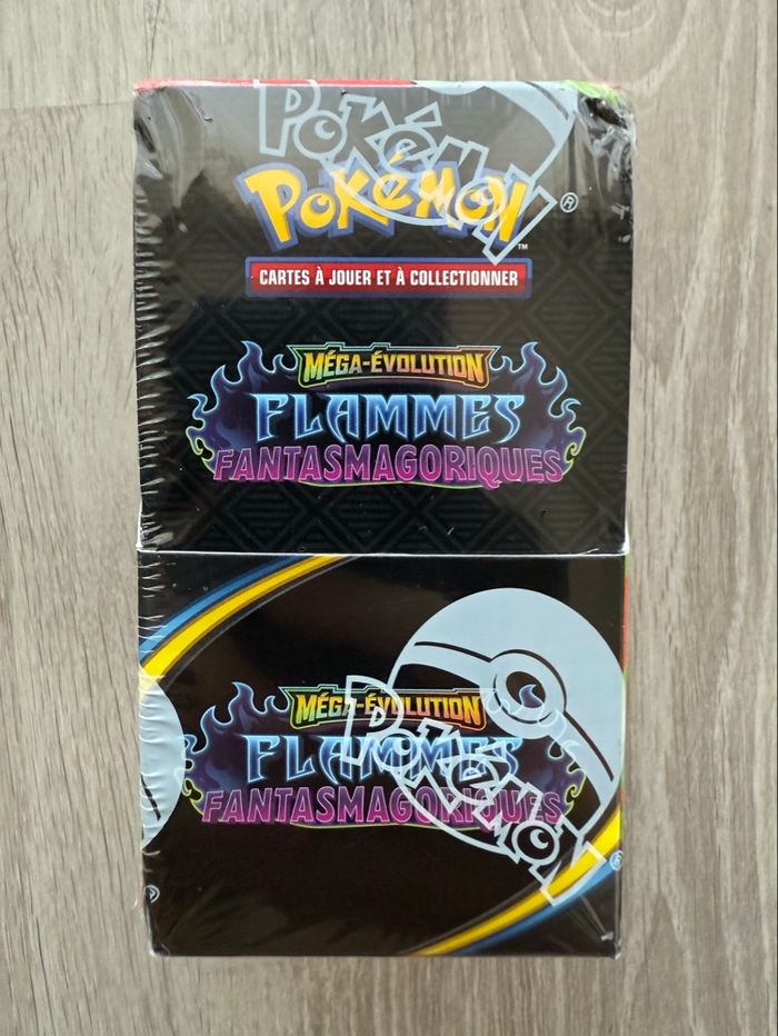 Demie display Pokémon Flammes Fantasmagoriques Me2 Défaut scellage.