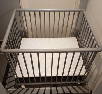 Parc à barreaux bébé