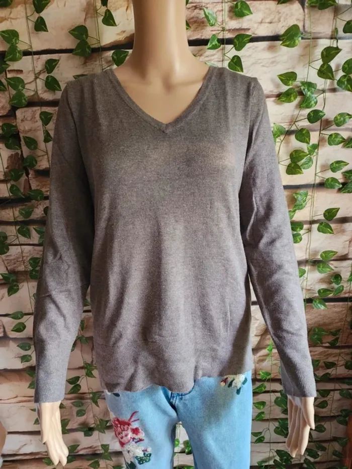 🌸Pull fin Gris Camaieu Taille 42🌸 - photo numéro 2