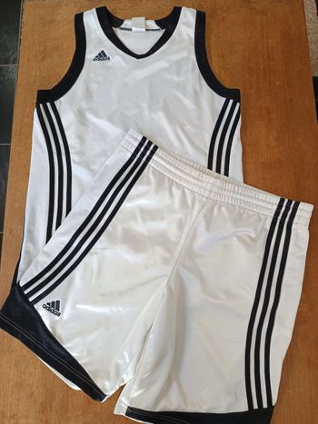 Ensemble adidas S