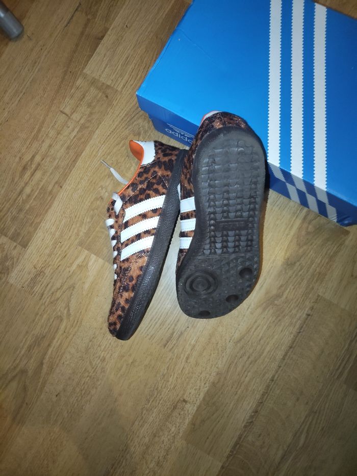 Baskets adidas samba OG léopard taille 39 1/3 - photo numéro 3