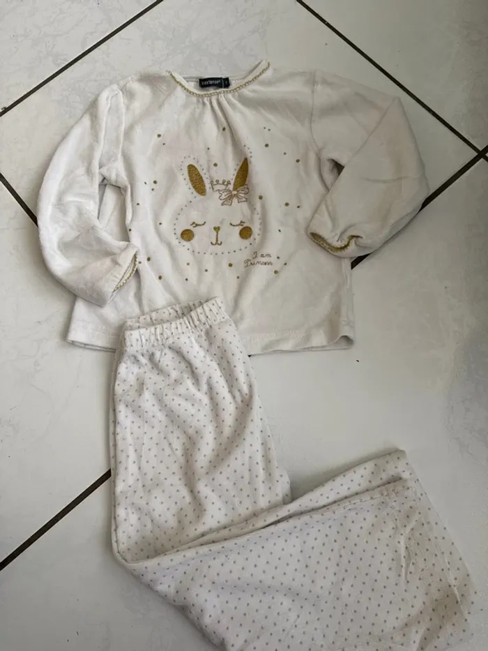 Pyjama blanc doré