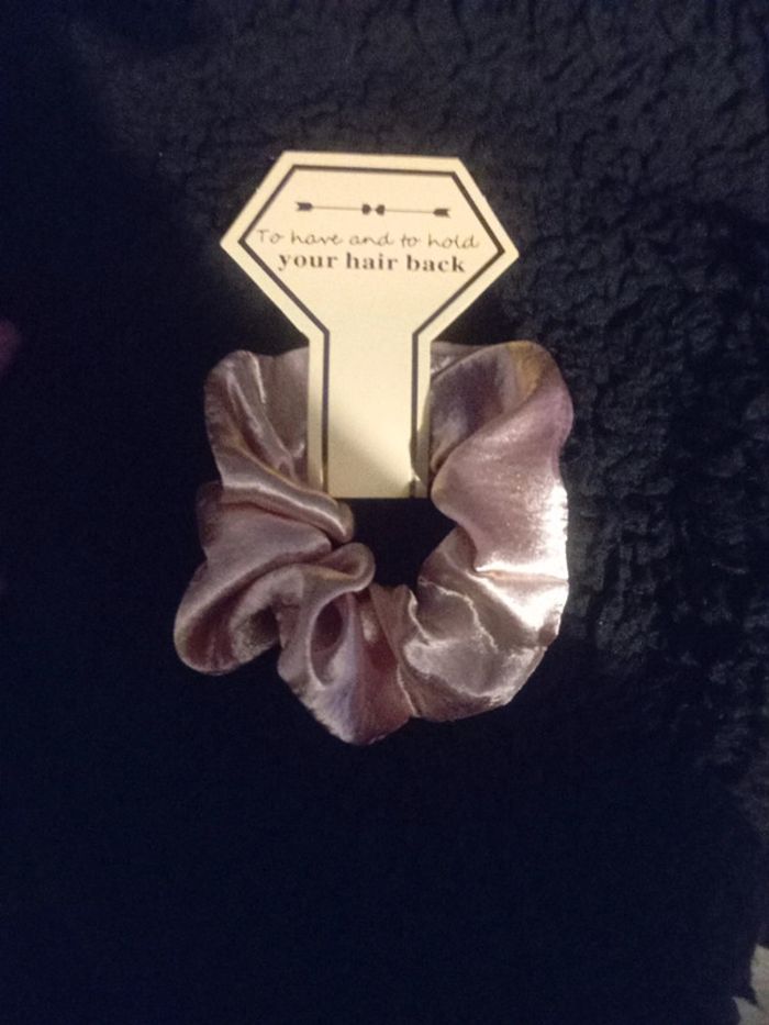 Magnifique Chouchou Rose brillant neuf avec etiquette - photo numéro 3