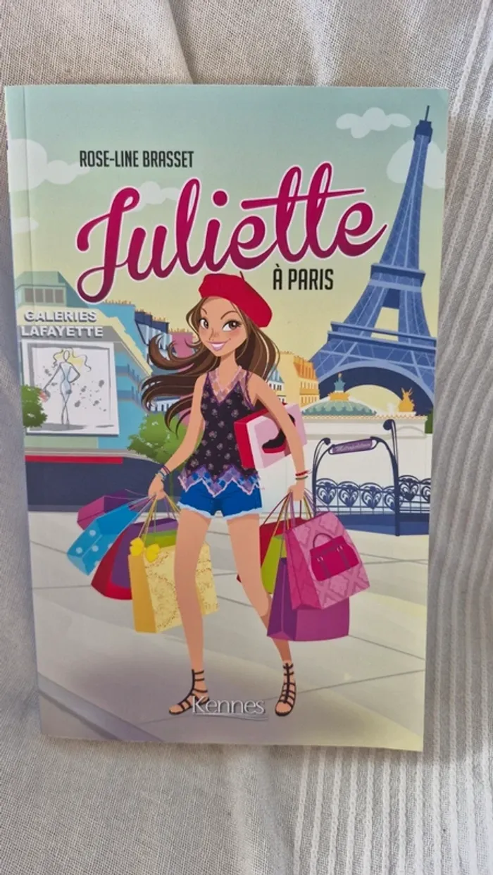 Livre  Juliette à Paris de rose line brasset