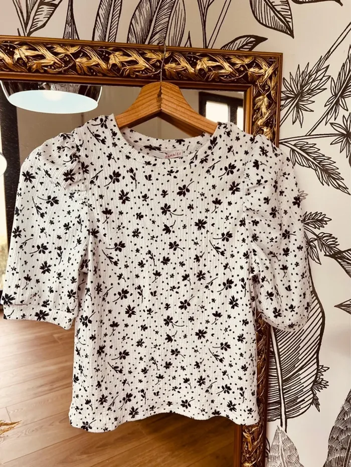 Taille S ~ 36 tee-shirts manches ballon femme Camaïeu blanc et fleurs bleues marine 🌺