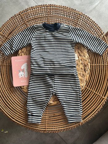 Ensemble 0-3 mois neuf