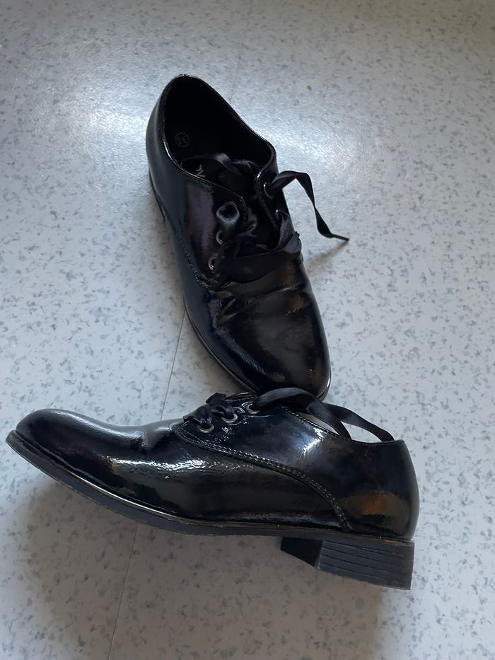 mocassin noir verni à lacets Fille pointure 33 - photo numéro 5