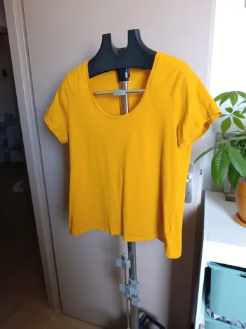 T-shirt moutarde