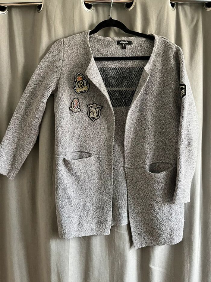 Gilet épais gris à écussons taille M - photo numéro 2