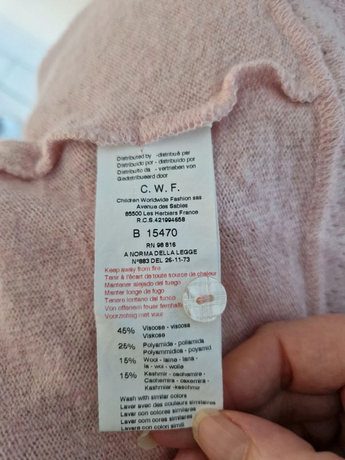 Gilet Burberry 4 ans très bon état - photo numéro 5