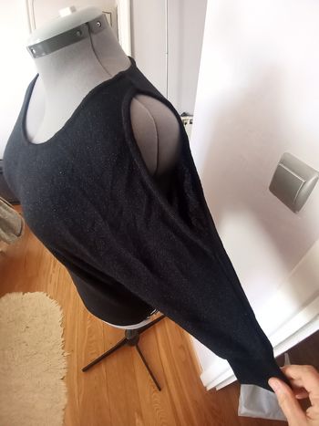 Haut épaules dénudées léger fils argenté