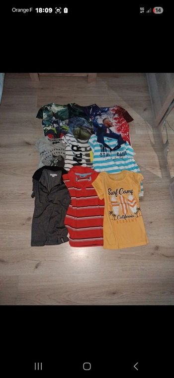 Lot de 9 T-shirts 10 ans très bon état 