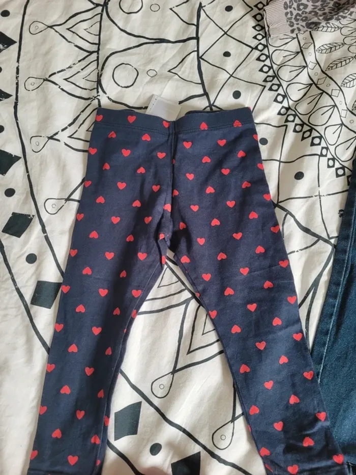 Lot vêtements fille 2 ans - photo numéro 2