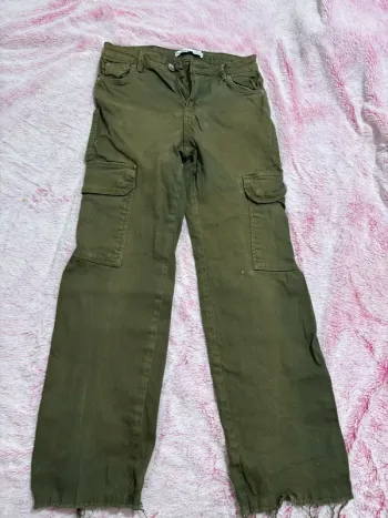 Cargo kaki