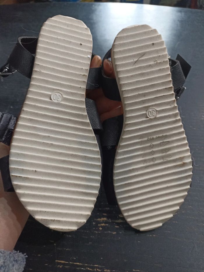 Sandales noires taille 30 - photo numéro 3