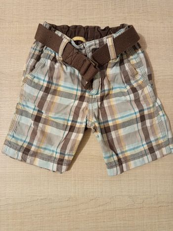 Trop mignon ! Short H&M bébé 12M avec ceinture - mini prix !