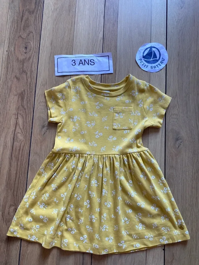 Robe fleur ete petit bateau jaune