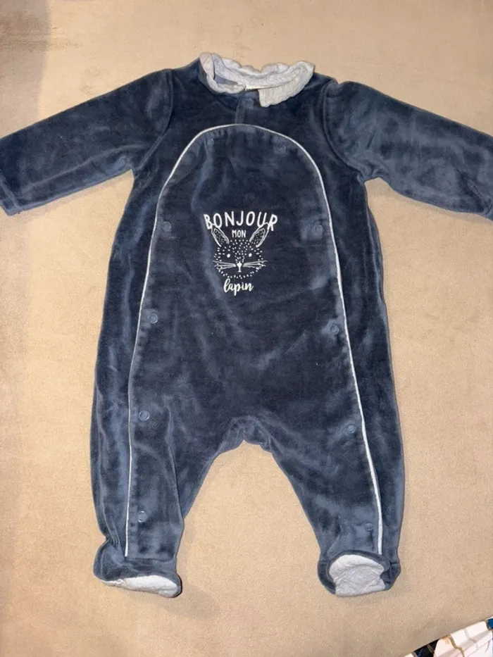 Pyjama tape à l’œil