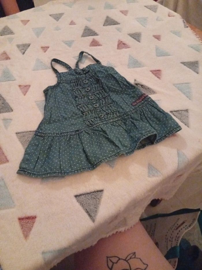 Robe a pois blanc