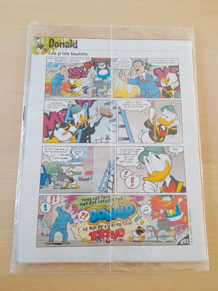 Magazine le Journal de Mickey et un autocollant défense d'entrer neufs - photo numéro 3