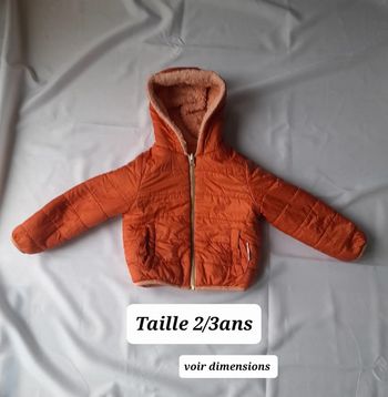 Très belle doudoune réversible taille 2/3ans voir description