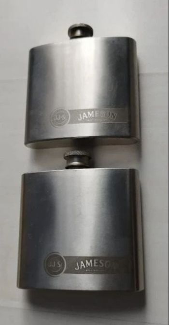 Lot de 2 flasques JAMESON